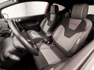 Ford Fiesta Ford Fiesta 1.6 ST1 213Pk (BLUETOOTH, GETINT GLAS, LM VELGEN, SPORTSTOELEN, PARKEERSENSOREN, ELEK RAMEN, NIEUWE APK, NIEUWSTAAT) - afbeelding nr 14