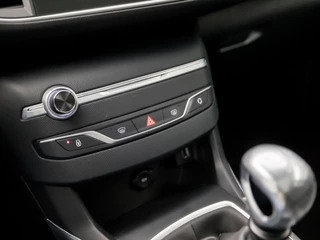 Peugeot 308 Peugeot 308 1.2 PureTech Sport (PANORAMADAK, APPLE CARPLAY, GROOT NAVI, LEDEREN SPORTSTOELEN, STOELVERWARMING, 360 CAMERA, GETINT GLAS, CRUISE, NIEUWSTAAT) - afbeelding nr 10