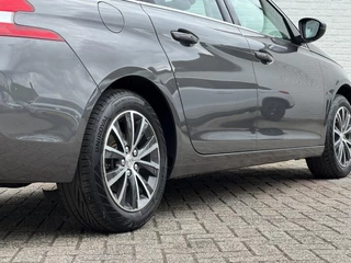 Peugeot 308 Peugeot 308 SW 1.2 PureTech Allure Leder/alcantara Led koplampen Camera Cruise Navigatie - afbeelding nr 17