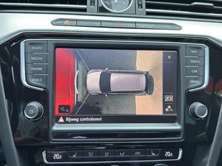 Volkswagen Passat Volkswagen Passat Variant 1.4 TSI DSG GTE PANO-DAK/LEDER/TREKHAAK/360CAMERA/AMBIENTE+ - afbeelding nr 30