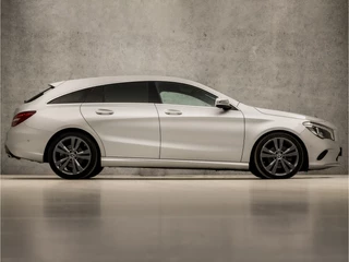 Mercedes-Benz CLA Mercedes-Benz CLA Shooting Brake 180 AMG Sport Automaat (GROOT NAVI, LEDER, CAMERA, GETINT GLAS, STOELVERWARMING, PORTSTOELEN, PARKEERSENSOREN, CRUISE, ZWART HEMEL, NIEUWE APK, NIEUWSTAAT) - afbeelding nr 4