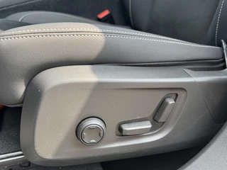 Volvo XC40 Volvo XC40 T5 Plug-in hybrid Ultimate Dark | Trekhaak | Pilot Assist | All-Season | H&K Audio | Camera - afbeelding nr 17