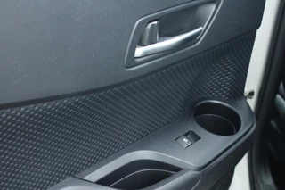 Toyota C-HR Toyota C-HR 1.8 Hybrid Dynamic Keyless entry | Camera | Cruise control - afbeelding nr 38