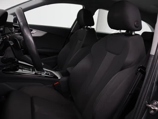 Audi A4 Audi A4 35 TFSI Launch Edition Business | 1e eigenaar |  Dealer onderhouden | Trekhaak | Virtual Cockpit | Carplay | Navigatie | Full LED | Parkeerhulp | Climate control | Sportstoelen | Cruise control - afbeelding nr 5