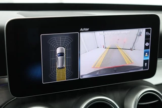 Mercedes-Benz C-Klasse Mercedes-Benz C-klasse 200 AMG | Stoelverwarming | Carplay | Trekhaak |  Matrix LED | Sfeerverlichting | Leder/Alcantara | Side Assist | Camera - afbeelding nr 15