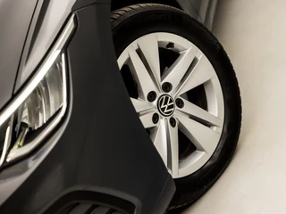 Volkswagen Golf Volkswagen Golf 1.0 eTSI Sport Automaat (APPLE CARPLAY, GROOT NAVI, KEYLESS, SFEERVERLICHTING, SPORTSTOELEN, LM VELGEN, PARKEERSENSOREN, ADAPTIVE CRUISE, NIEUWSTAAT) - afbeelding nr 31