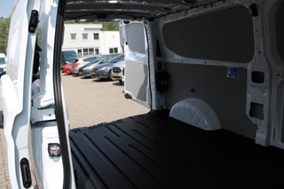 Ford Transit Custom Ford Transit Custom 320 2.0 TDCI L2H1 Trend 2025 Incl. BPM Excl. BTW 136pk | Ford Voorraad | Handmatige regeneratie roetfilter | Laadruimte beschermingspakket (Trend) | Trekhaakvoorbereiding | Centrale dubbele vergrendeling | Navigatie systeem | LED koplampen met automatisch grootlicht | Programmeerbare voertuig interface - afbeelding nr 33