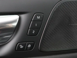 Volvo V60 Volvo V60 2.0 T8 Recharge AWD R-Design | Trekhaak |  Stoelverwarming | Camera | Harman/Kardon | Adaptive cruise | Memory | Carplay | Navigatie | 19'' lichtmetalen velgen - afbeelding nr 17