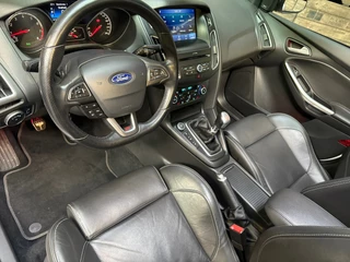Ford Focus Ford FOCUS 2.0 ST schuifdak xenon navi camera clima uitlaatklep 19