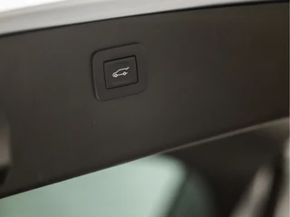 Opel Astra Opel Astra Sports Tourer 1.4 Innovation 150Pk Automaat (APPLE CARPLAY, GROOT NAVI, CLIMATE, CAMERA, LEDER, SPORTSTOELEN, ADAPTIVE CRUISE, PARKEERSENSOREN, LANE ASSIST, NIEUWE APK, NIEUWSTAAT) - afbeelding nr 37