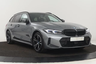 BMW 3 Serie BMW 3-serie 320e M Sport | Head-Up | Stoel & stuurverwarming |  Adaptive cruise | Sportstoelen | Adaptief LED | Sfeerverlichting | Camera | Carplay | Leder/Alcantara - afbeelding nr 36