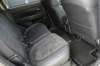 Mitsubishi Outlander Mitsubishi Outlander 2.4 PHEV Intense AWD Trekhaak AppleCarplay Leder/Alcantara Pdc Chroom Lmv 108000KM BJ2020 - afbeelding nr 27