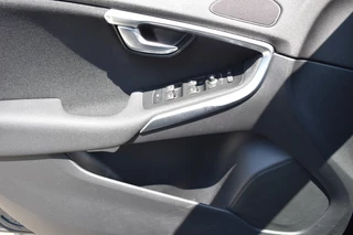 Volvo V40 Volvo V40 2.0 D2 NORDIC+ / P.CAM. / STOEL+VOORRUIT VERW. / STANDKACHEL - afbeelding nr 15
