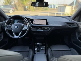 BMW 1 Serie BMW 1-serie 116d Executive Edition | Live Cockpit | Sfeerverlichting | Apple Carplay | - afbeelding nr 18