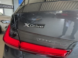 BMW 3 Serie BMW 3 Serie Touring 330e xDrive M-Sport | Pilot assist | Pano | H&K | Laser | Leer | - afbeelding nr 19