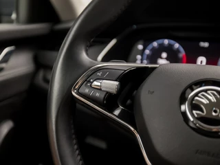 Škoda Octavia Automaat (APPLE CARPLAY, GROOT NAVI, VIRTUAL COCKIT, CAMERA, STOELVERWARMING, SPORTSTOELEN, LED KOPLAMPEN, CRUISE, PARKEERSENSOREN, NIEUWE APK, NIEUWSTAAT) - afbeelding nr 20