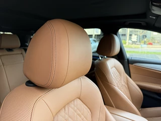 BMW 5 Serie BLUESTONE-METALLIC MET COGNAC LEER/PANO/ACC/CAMERA/STANDKACHEL/SFEER/DAB/CARPLAY/SHADOW-LINE/M-AERODYNAMIC - afbeelding nr 50