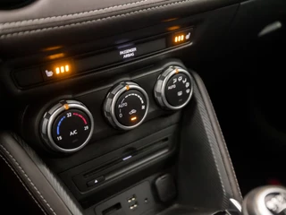 Mazda 2 (NAVIGATIE, CAMERA, HEAD-UP DISPLAY, STOELVERWARMING, GETINT GLAS, LEDEREN SPORTSTOELEN, LM VELGEN, CRUISE, NIEUWE APK, NIEUWSTAAT) - afbeelding nr 9