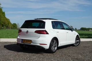 Volkswagen Golf Volkswagen Golf 7.5 R-line PANORAMA TREKHAAK VIRTUAL PDC - afbeelding nr 2