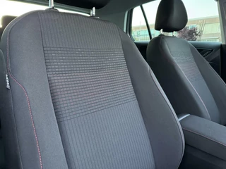 Volkswagen Golf Volkswagen Golf 1.0 TSI Sound 110pk DSG ACC Navi CarPlay Stlvw PDC - afbeelding nr 22