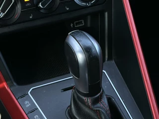 Volkswagen Polo Volkswagen Polo 2.0 TSI GTI, NIEUW MODEL, NAVI, AIRCO, CARPLAY, STOELVERWARMING, PARKEERSENSOREN VOOR/ACHTER, LICHTMETAAL 17