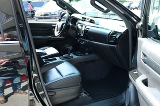 Toyota Hilux Toyota Hilux 2.4 D-4D DUBBEL CABIN EXECUTIVE BE TREKKER A/T 5 SITZ 4WD VAN - afbeelding nr 18