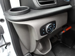 Ford Transit Custom Ford Transit Custom 300 2.0 TDCI L2H1 Trend Automaat Airco Navi Bluetooth 3-Zits Camera Trekhaak Camera - afbeelding nr 13