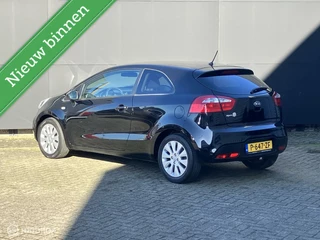 Kia Rio Kia Rio 1.2 CVVT World Cup Edition - afbeelding nr 3