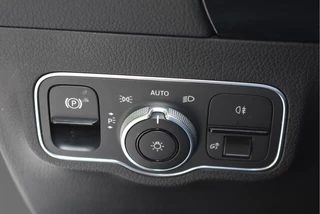 Mercedes-Benz B-Klasse Mercedes-Benz B-Klasse 180 Business Solution | NL-Auto | Afn.trekhaak | Carplay | Nav | Autom.airco | Cruise Contr | Digitale tellers | LED - afbeelding nr 43