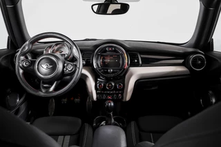 MINI Cooper MINI Cooper 1.5 135 PK Chili - JCW Trim | Cruise | Stoel-+Voorruitverw. | PDC | NAV | ECC | LM 17