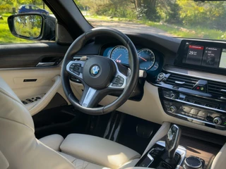 BMW 5 Serie BMW 540i xDrive Touring | M-Sport | Nappa | Active Steering - afbeelding nr 10