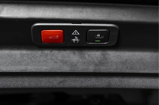 Peugeot 5008 | Dig. Cockpit | Adapt. Cruise | Stoelverw. | PDC | Camera | NAV + App. Connect | ECC | Elek. Klep | LM 19