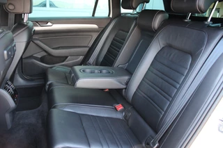 Volkswagen Passat Volkswagen Passat Variant 2.0 TSI 220PK Highline R-line | DYNAUIDIO | ACC | LEDER - afbeelding nr 6