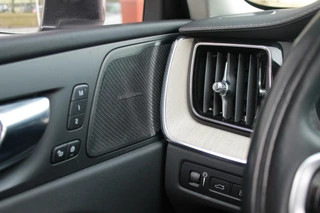 Volvo XC60 Volvo XC60 T6 Recharge AWD Ultimate Bright | Longe Range | Parkeercamera | Panoramadak | Trekhaak | HUD | Leder | Stoelverwarming | Keyless - afbeelding nr 27