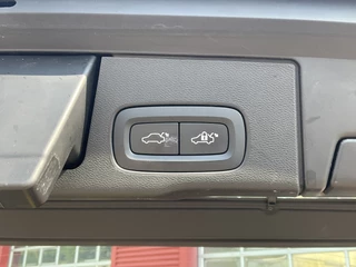Volvo XC60 Volvo XC60 2.0 T8 Twin Engine AWD PHEV Pano Carplay Cam Led Voll.Onderhouden Plug-in! - afbeelding nr 4