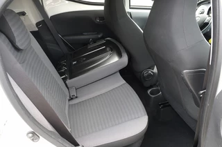 Toyota Aygo Toyota Aygo 1.0 VVT-i x-Joy Handgeschakeld | Automatische airconditioning | - afbeelding nr 32