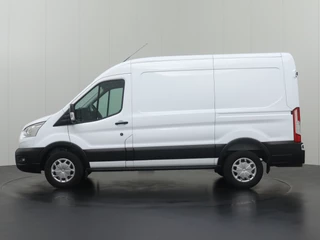 Ford Transit Ford Transit 2.0TDCI 130PK L2H2 | Navigatie | Camera | Trekhaak 2800Kg | Airco | 3-Persoons - afbeelding nr 12