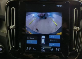 Volvo XC40 Navigatie Trekhaak Leder Stoelverwarming Intellisafe  Suround Camera 19 Inch Velgen Led Koplampen NL Auto Plug In Hybride 1e Eigenaar - afbeelding nr 10