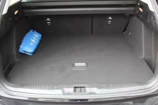 Ford Focus Ford Focus Wagon 1.0-125pk EcoBoost Mild-hybrid Titanium. Mooie, ruime, luxe en comfortabele Ford Focus wagon ! Volautm. airco dual, camera, stoel-, stuur- en voorraamverw., easy entry/easy go, cruise control, Isofix, side- en lane assist, parkeersensoren v+a, LM wielen etc. - afbeelding nr 30