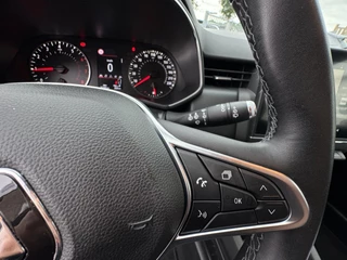 Renault Clio Renault Clio 1.0 TCe Zen NL AUTO / 4-SEIZOENENBANDEN / NAVI / CRUISE / PARKEERSENSOREN ACHTER / CARPLAY - afbeelding nr 18