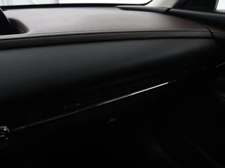 Mazda CX-30 Mazda CX-30 2.0 e-SkyActiv-X M Hybrid Luxury | Leder | Camera  | Stoel & Stuurverwarming | Head-up | Lane assist | Trekhaak | Bose audio - afbeelding nr 32