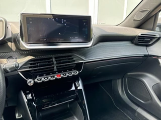 Peugeot e-2008 Peugeot e-2008 EV GT Pack 50kWh || Pano || 3 Fase || Keyless - afbeelding nr 18