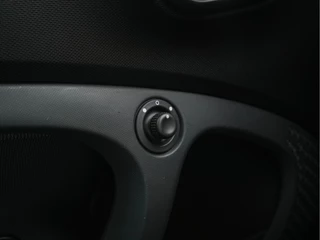 Smart Fortwo Smart Fortwo EQ Comfort PLUS 18 kWh [ 3-Fase ] Aut. *PANO | FULL-LED | FULL-LEATHER | NAVI-FULLMAP | CAMERA | BRABUS-WHEELS | AMBIENT-LIGHT | AIRCO | PDC | CRUISE | DAB | CARPLAY | COMFORT-SEATS | 16''ALU* - afbeelding nr 22