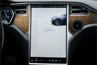 Tesla Model X 22