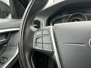 Volvo V60 Volvo V60 2.0 T3 Xenium Navi Cruise Climate Leder Stoelverwarming Trekhaak Lichtmetaal - afbeelding nr 10