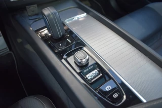 Volvo XC60 Volvo XC60 2.0 B4 AWD INSCRIPTION / ADAP. CRUISE / P.DAK / 360 CAM./ H&K AUDIO - afbeelding nr 42