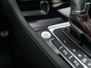 Volkswagen Golf Volkswagen Golf 2.0 TSI GTI Performance Pano Keyless Virtual Trekhaak - afbeelding nr 33
