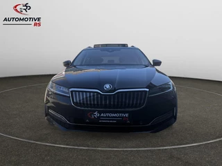 Škoda Superb Skoda Superb Combi 1.4 TSI Plug-in Hybride Trekhaak | Pano Dak | Lederen Interieur | Camera | Sfeerverlichting BTW Auto - afbeelding nr 2