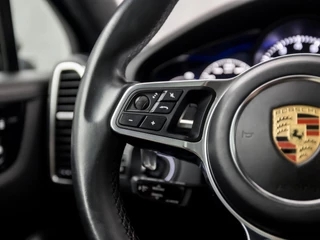 Porsche Cayenne 476Pk Automaat (PANORAMADAK, SPORTCHRONO PAKKET, ALCANTARA HEMEL, MEEGESPOTEN BUMPERS, LUCHTVERING, MEMORY SEATS, SFEERVERLICHTING, APPLE CARPLAY, BOSE AUDIO, 360 CAMERA, NIEUWSTAAT) - afbeelding nr 22