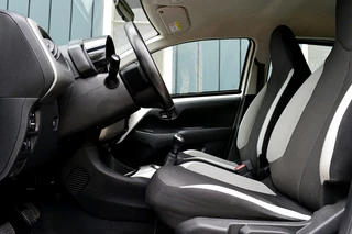 Toyota Aygo Toyota Aygo 1.0 VVT-i x-nav Rijklaarprijs-Garantie Navigatie Airco Cruise Control Camera - afbeelding nr 11